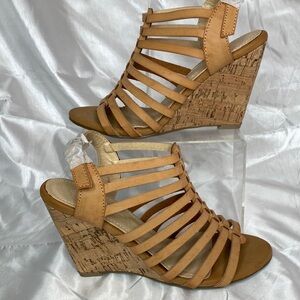 DbDk Brand New CAMEL COLOR STRAPPY PEEP TOE WEDGE Sandals size 7.5